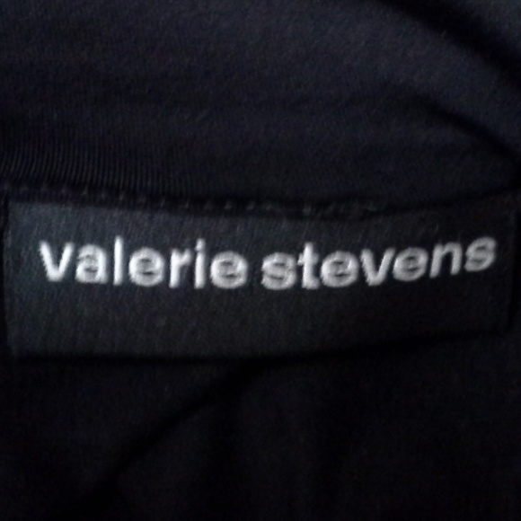 Valerie Stevens Zip Up Jogger Top - Picture 6 of 7